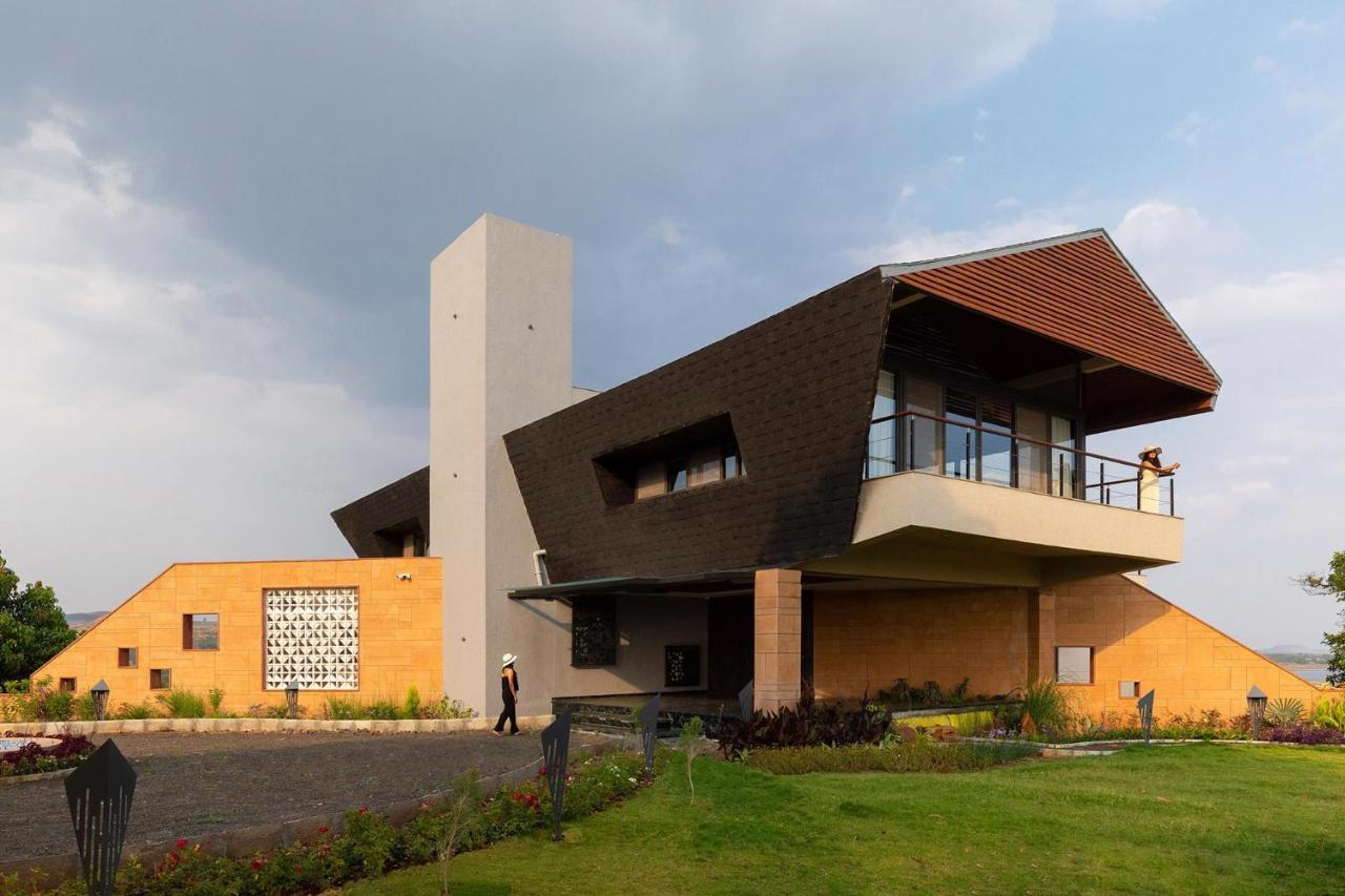 Pearl Lakeview Mansion By Stayvista - Lakeside Villa With Infinity Pool, Jacuzzi, In-House Theatre & Games Room Igatpuri Exterior foto