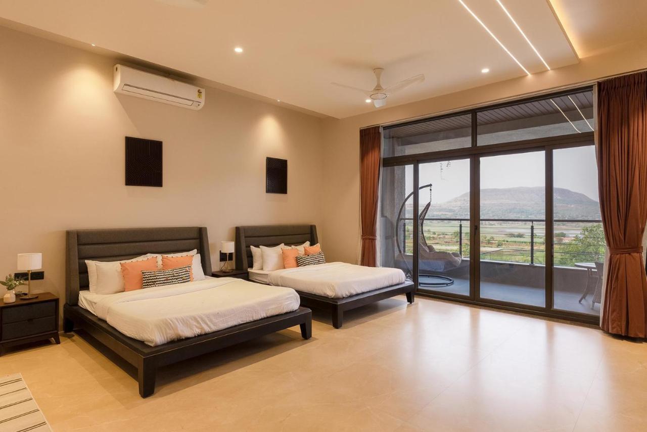Pearl Lakeview Mansion By Stayvista - Lakeside Villa With Infinity Pool, Jacuzzi, In-House Theatre & Games Room Igatpuri Exterior foto