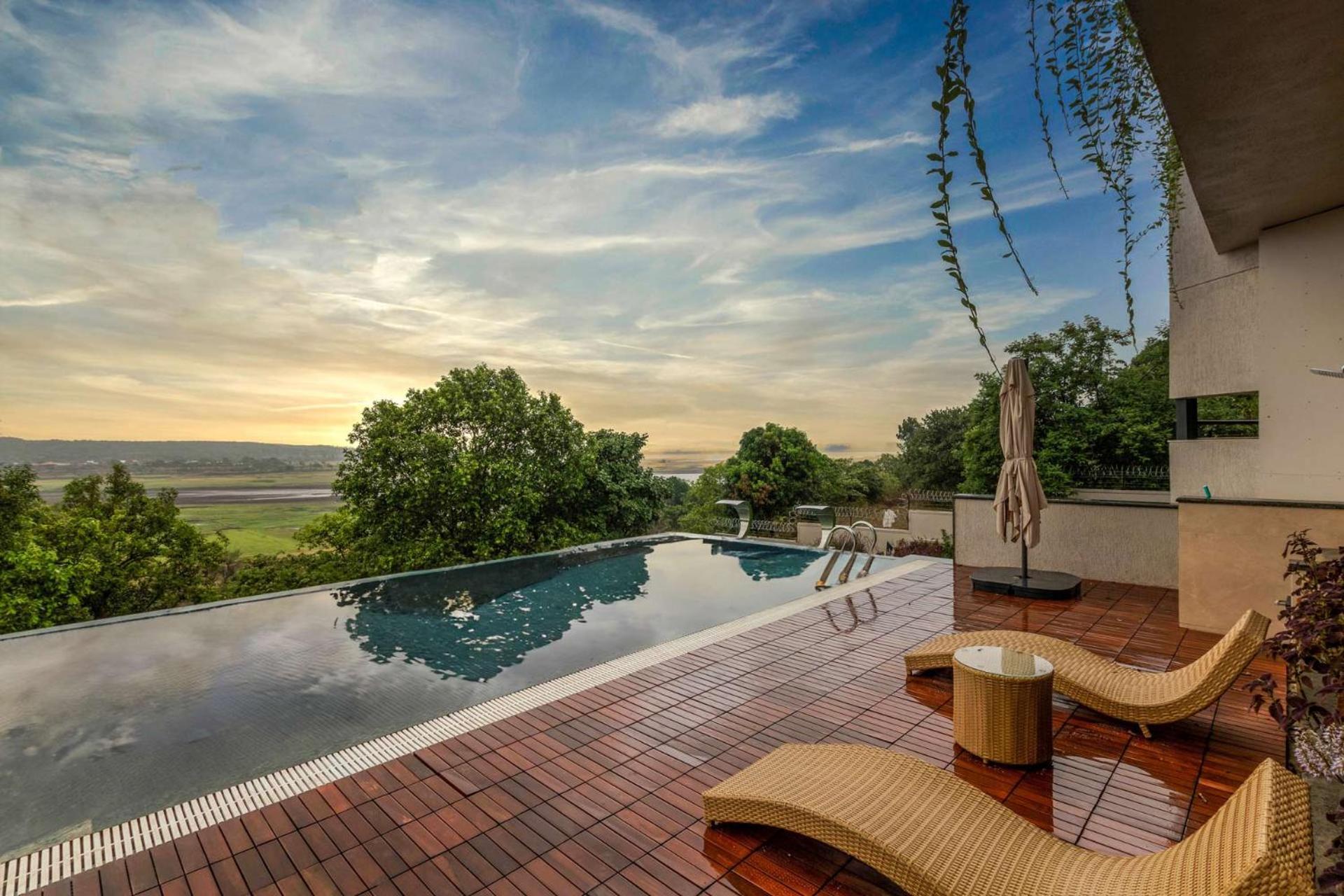 Pearl Lakeview Mansion By Stayvista - Lakeside Villa With Infinity Pool, Jacuzzi, In-House Theatre & Games Room Igatpuri Exterior foto