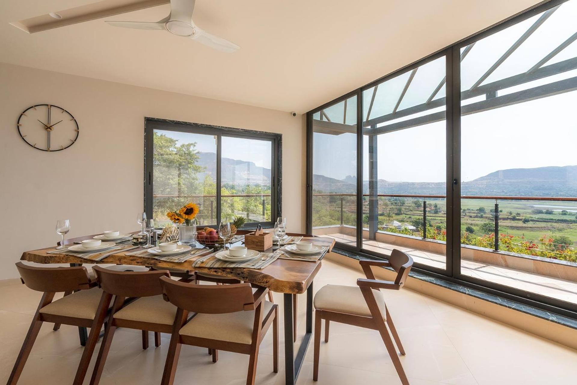 Pearl Lakeview Mansion By Stayvista - Lakeside Villa With Infinity Pool, Jacuzzi, In-House Theatre & Games Room Igatpuri Exterior foto